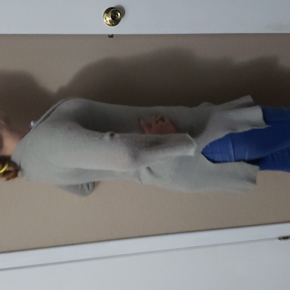 Chelsea & Violet Sweater - Picture 3 of 3